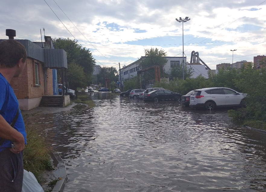 В Рязани после ливня затопило отремонтированный Народный бульвар